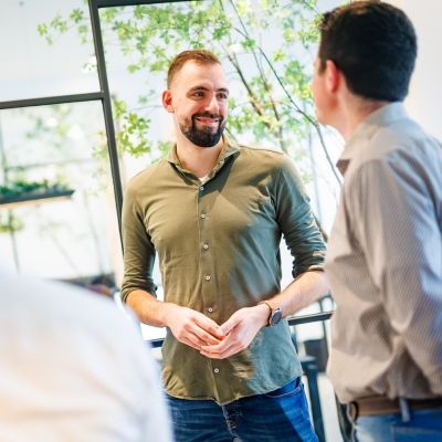 Wanneer twee bedrijven die veel met klantdata te maken hebben fuseren, dan is de borging van de veiligheid van deze data een cruciaal thema. Iets waar Arjan als Lead CRM alles over kan vertellen.“We hebben systemen die goed met ons meedenken en ons proactief alerts geven als er iets niet lijkt te kloppen, maar ook houden we binnen de organisatie onze kennis over dit thema up-to-date,” vertelt Arjan. Benieuwd naar zijn verhaal? Kijk dan snel tussen onze highlights!

lindenhaeghe crm